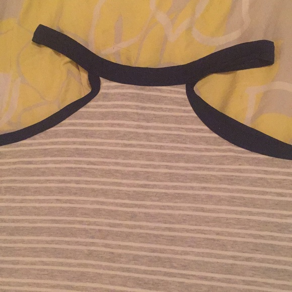 Cute Top - Picture 2 of 2